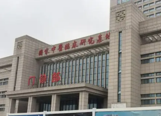 湖北中医院美容科调节什么？坐诊医生口碑|隆鼻案例查收