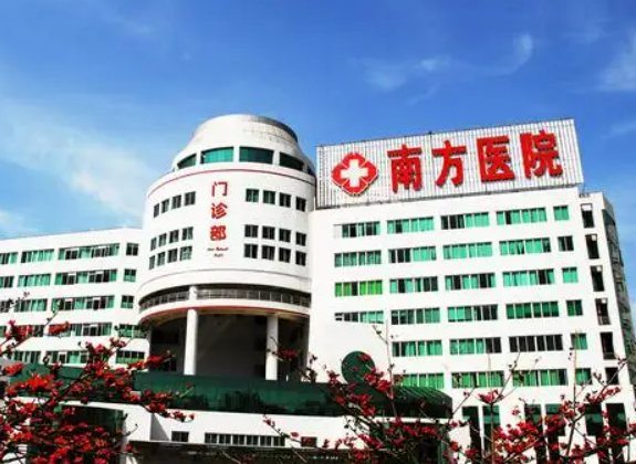 广州南方医院整形科哪个医生做鼻子？颜玲隆鼻案例曝光__快来看看