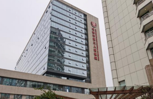 成都第三人民医院眼部整形技术怎么样？双眼皮案例恢复过程记录+医生简介