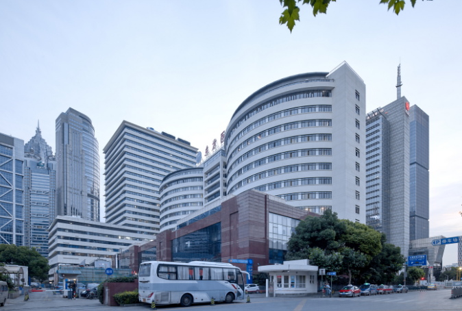 上海市东方医院整形科隆胸怎么样？效果如何？术后案例反馈及科普