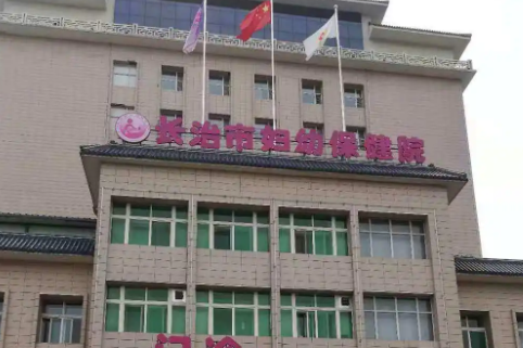 长治市医院美容医院，隆胸术前术后对比