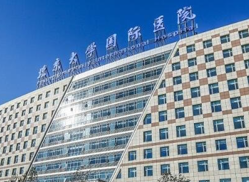 北京大学国际医院整形美容，去眼袋整形案例对比