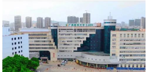 南宁医科大学第二附属医院整形科正规吗？隆鼻费用+手术医生推荐