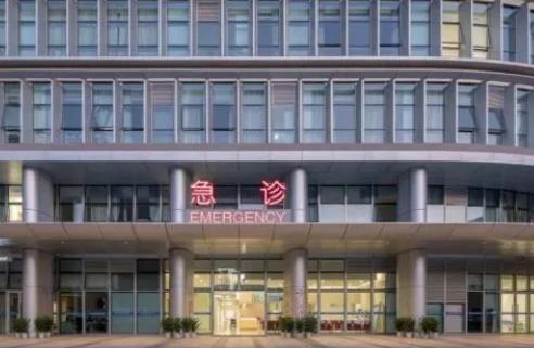 深圳市南山区人民医院整形美容科抽脂术前术后照片，医生介绍＋费用公布