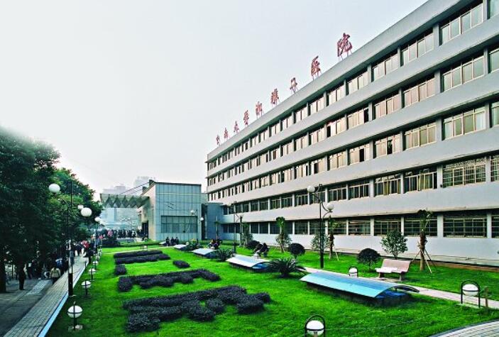 湘雅附二整形科技术如何？假体隆胸评价反馈及医生简介查阅