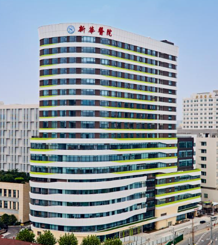 上海新华医院整形科，假体隆胸术前术后对比