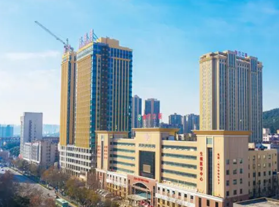 荆楚理工学院附属中心医院整形外科正规吗？看价格表及医生技术详情！