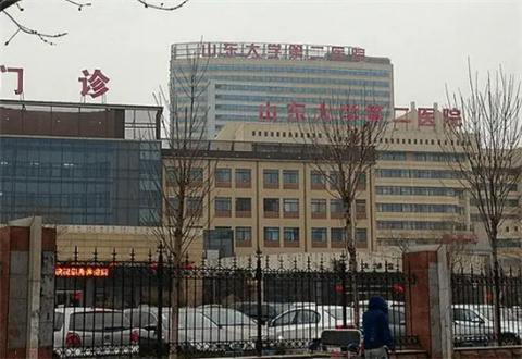 山东大学第二医院美容整形烧伤外科口碑可以吗？隆胸实操案例来袭了