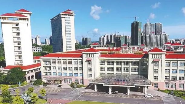 海南西部中心医院整复外科怎么样？很具实力，院内人气项目及价格表一览
