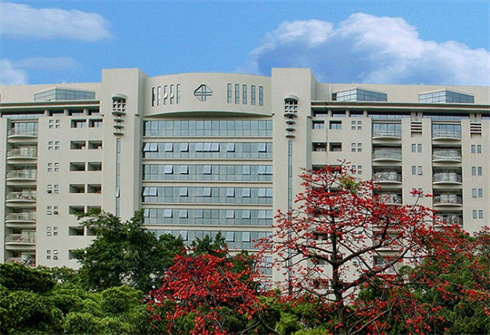 广州医科大学附属第一医院整形外科地址在哪？收费贵吗？隆胸怎么样