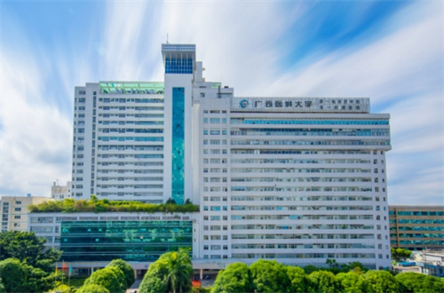 广西医科大学第一附属医院整形美容科怎么样？坐诊医生有谁？附案例＋价格表参考