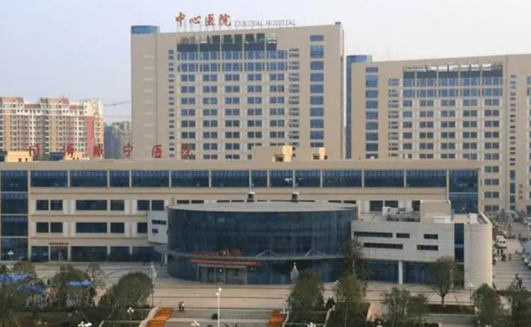 咸宁市中心医院医学美容中心怎么样？隆鼻技术带你了解医院整形水平
