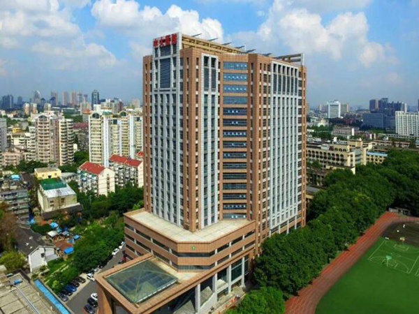东南大学附属中大医院(烧伤整形科) 好不好？附上医院医生介绍！
