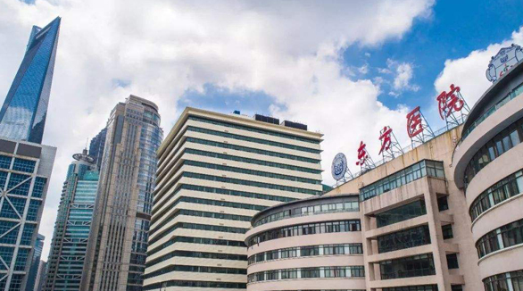 上海东方医院医疗美容科怎么样？双眼皮收费揭晓