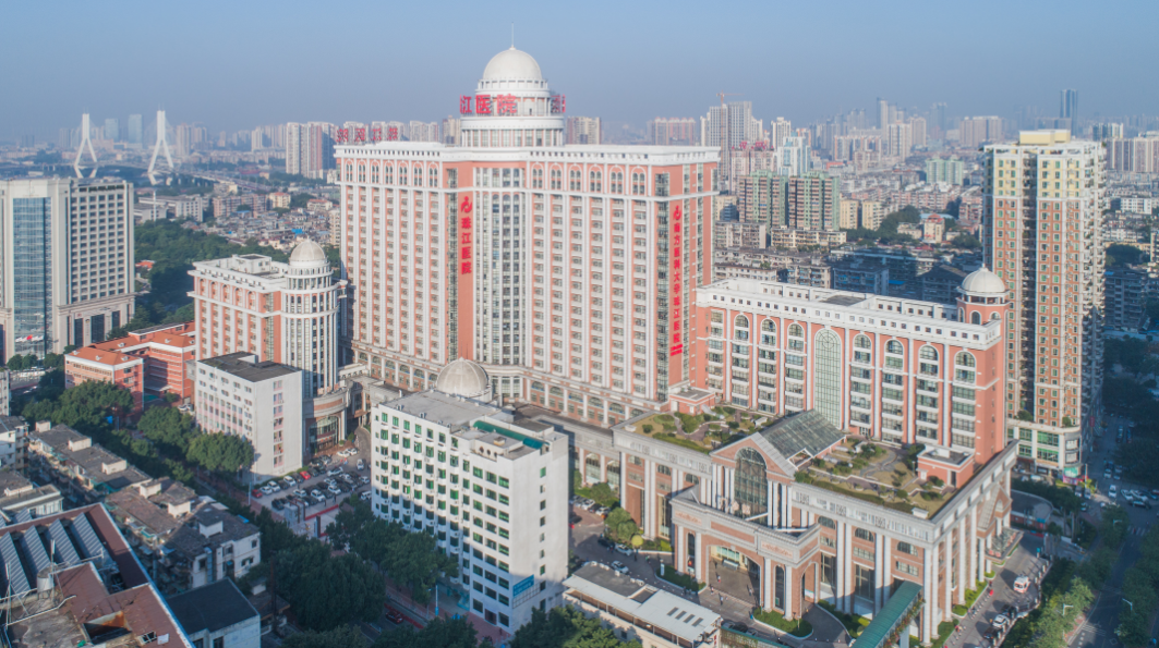 南方医科大学珠江医院整形外科好吗？隆鼻改良鼻梁高度
