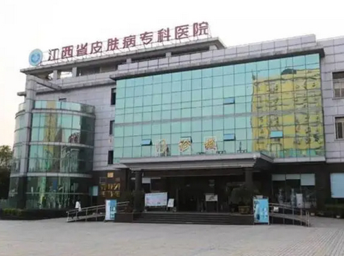 江西省皮肤病专科医院医学美容科硅胶隆胸，一个不后悔的经历！