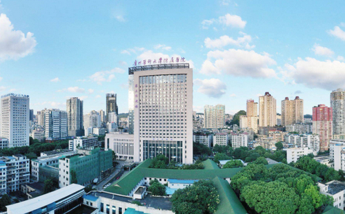 贵州医科大学附属医院美容激光科价目表！激光祛痘案例，赶紧收藏