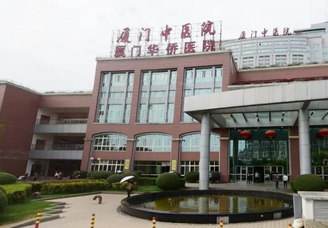 厦门中医院美容整形科技术如何？专家技术及隆胸案例效果分享