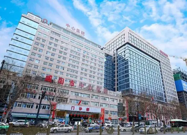 咸阳市中心医院整形美容外科口碑好吗？专家技术好|注射隆鼻案例参考