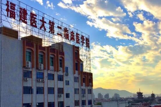 福建医科大学附属第二医院隆胸价格贵不贵？附2014年新价格表，恢复细节案例分享