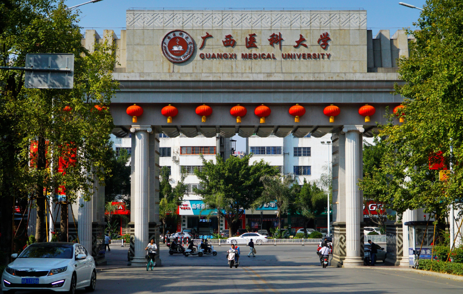 南宁医科大有整形科吗？专家技术、吸脂案例效果展示