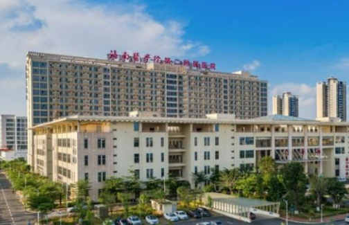 海南医学院第二附属医院整形科植牙多少钱？项目优势，人气医生介绍