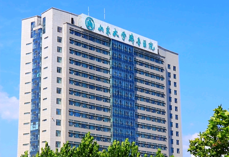 青岛山大医院整形科价格表！隆鼻真实案例分享，半年后效果“惊艳”