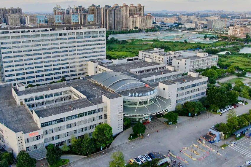 广东医学院附属医院整形外科电话？医院信息/口碑评价/价格表一键get