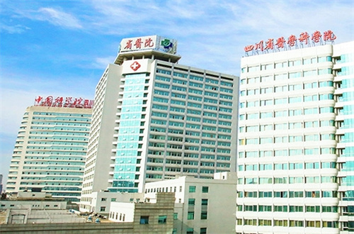 四川省人民医院整形科价格表揭晓，吸脂隆鼻案例+医生推荐