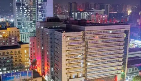 南华大学第一医院烧伤整形外科做隆鼻好吗？参考医生简介