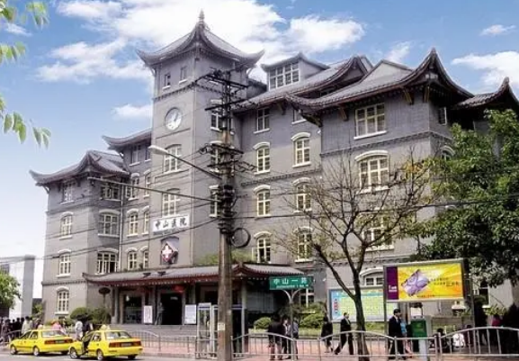重庆中山医院医疗美容科怎么样？鼻部整形技术怎么样？点开了解具体效果