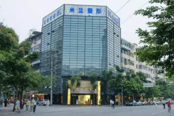 成都华美和米兰哪个做眼睛好，医生口碑+擅长项目清单公布！
