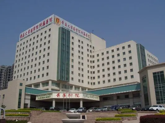 青岛大学附属医院整形美容科隆鼻口碑好吗?医院水平高、收费透明