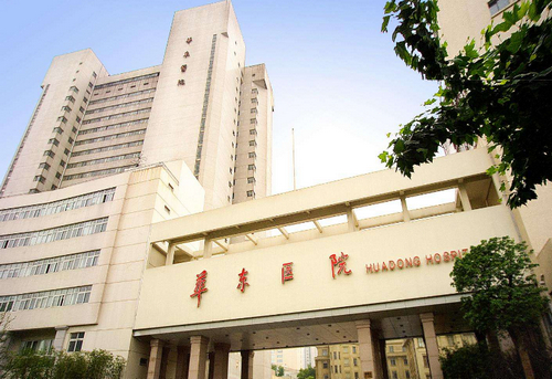上海复旦大学附属华东整形科硅胶隆胸手术安全吗？专家解答与手术前后对比照片