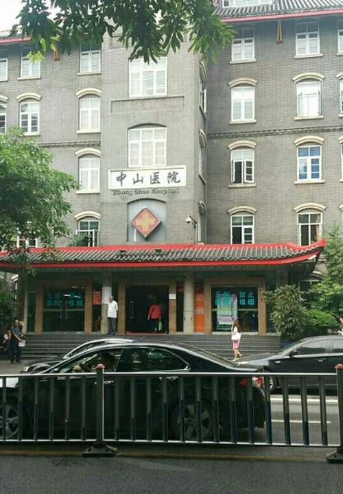 重庆中山整形科自体脂肪隆胸？专业医生推荐与自体脂肪隆胸详解