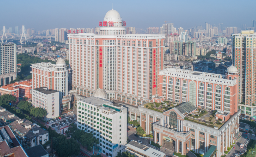 广州珠江医院整形科医生有哪些？个人简历、坐诊医院、隆鼻案例对比请查收！