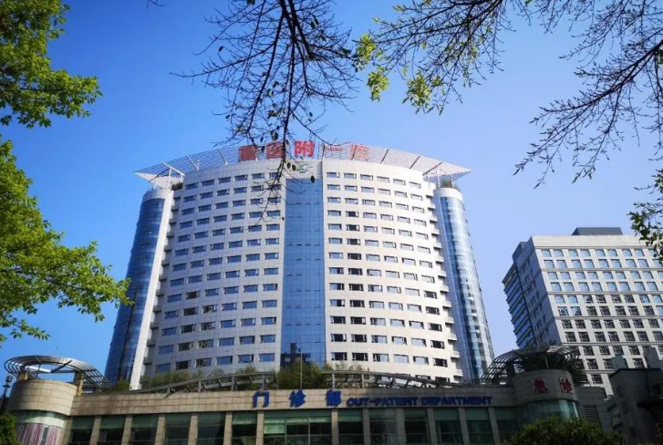 重医附一院口腔科医生有哪些？个人资料、擅长牙齿矫正项目揭秘！