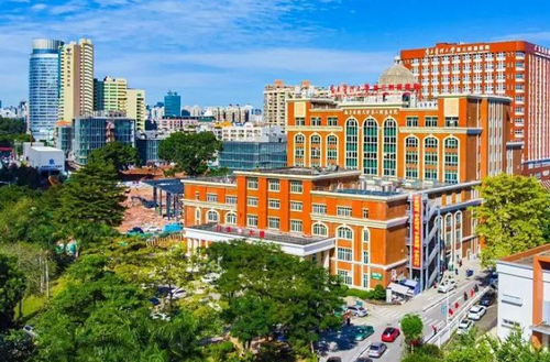 南方医科大学第三附属医院隆鼻好不好？医生名单推荐