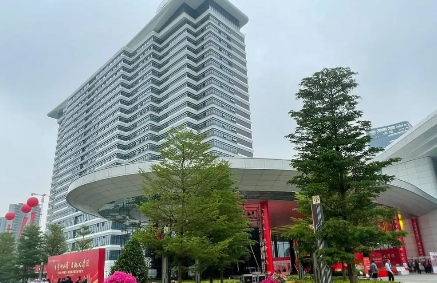 中山大学附属第一医院整形修复外科医生有哪些？热门医生介绍，嫩肤案例评价公开！