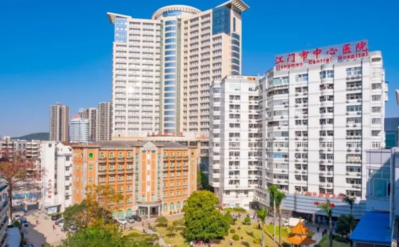 江门市中心医院创伤整形烧伤科医生有哪些？口碑与隆鼻技术值得信赖