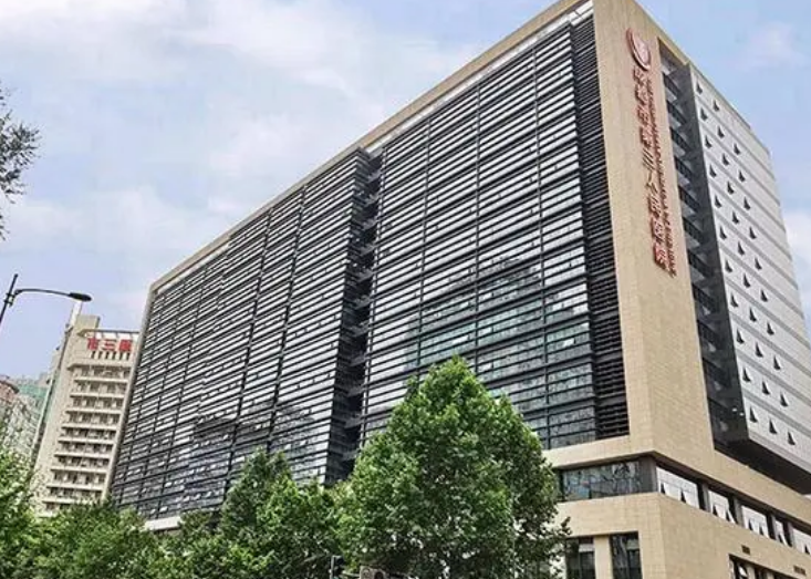 成都市第三人民医院口腔科医生有哪些？牙齿矫正技术水平、价格表供大家参考！