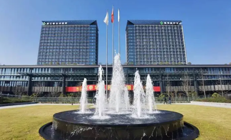 台州医院口腔科医生有哪些？给出牙齿矫正医生简介及优势亮同步参考！