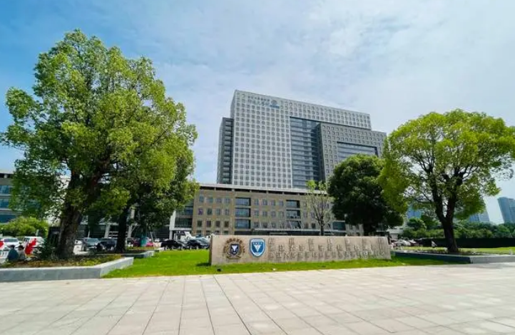 杭州邵逸夫医院口腔科医生有哪些？矫正技术点评、案例以及医生简介奉上！
