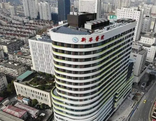 上海新华医院口腔科好不好？专业半口种植牙方案案例展现