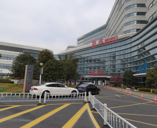 湖州中心医院口腔科怎么样？揭秘种植牙流程与费用，这里为您一一揭晓