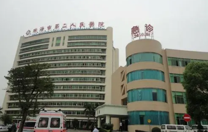 珠海市第二人民医院整形科医生有哪些？隆鼻医生技术水平和简介解析！