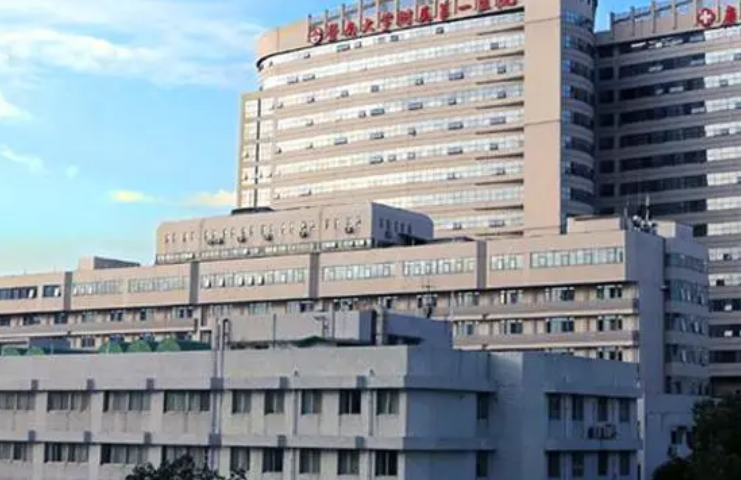 广州华侨医院整形科医生有哪些？双眼皮医生技术优势分析揭秘