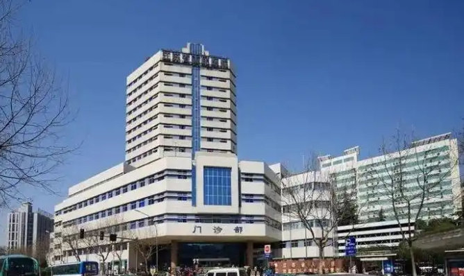 南京医科大学第一附属医院烧伤整形科医生有哪些？双眼皮医生信息及本院技术了解一下！