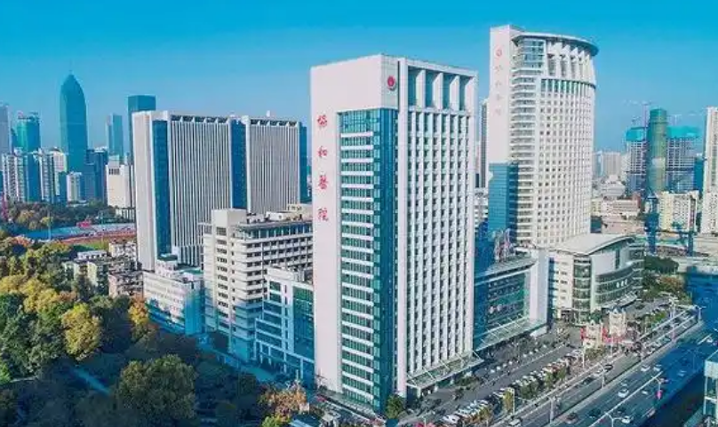 武汉协和医院整形外科医生有哪些？个人资料、擅长隆胸项目揭秘！