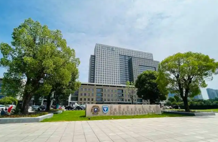 杭州邵逸夫医院整形科医生有哪些？热门项目\隆胸特色技术介绍！